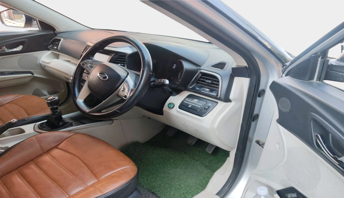 2019 Mahindra XUV300 W8 1.2 PETROL, Petrol, Manual, 68,005 km, interior