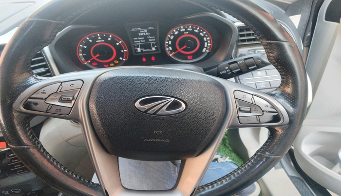 2019 Mahindra XUV300 W8 1.2 PETROL, Petrol, Manual, 68,005 km, interior