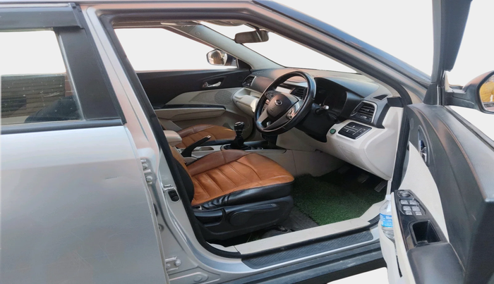 2019 Mahindra XUV300 W8 1.2 PETROL, Petrol, Manual, 68,005 km, interior