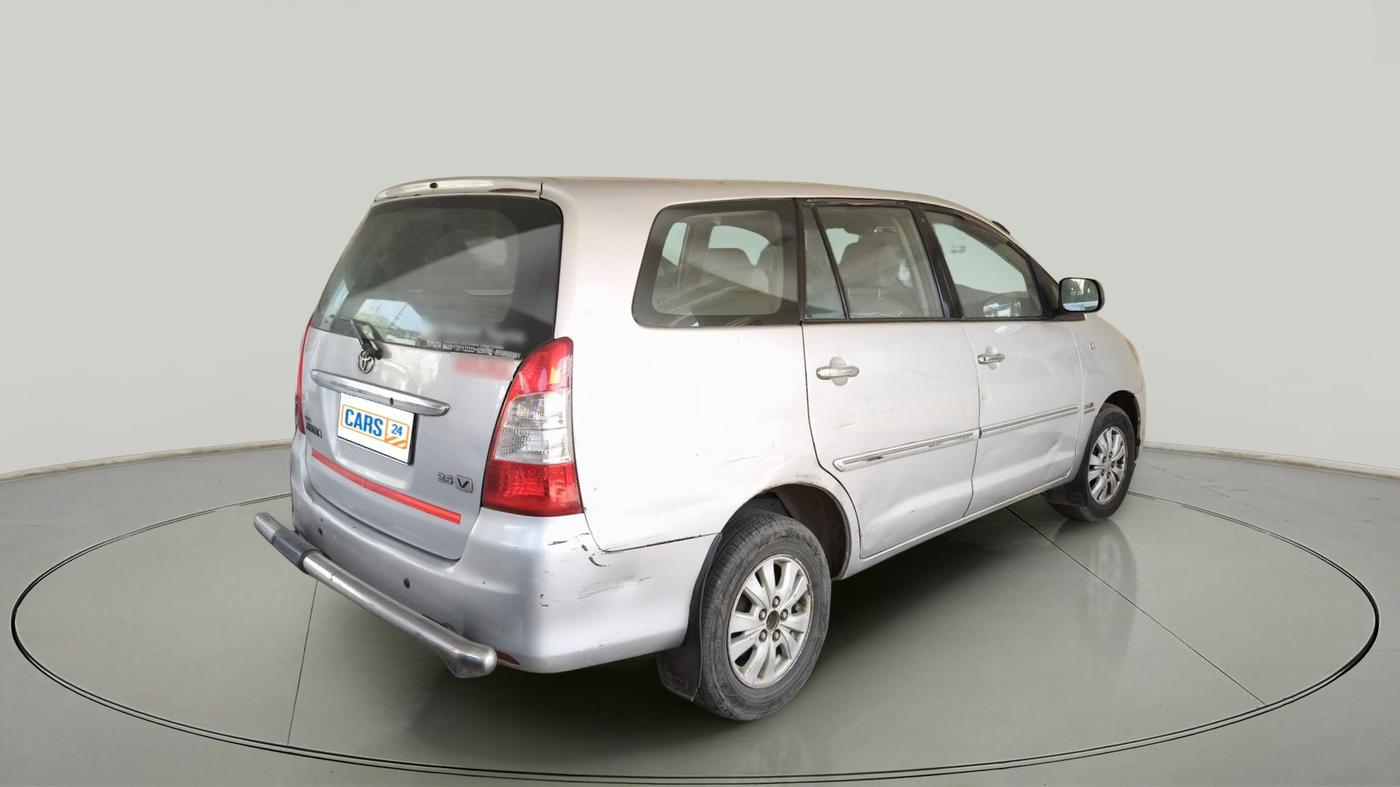 2011 Toyota Innova V 2.5 8 STR, Diesel, Manual, 2,41,415 km, exterior