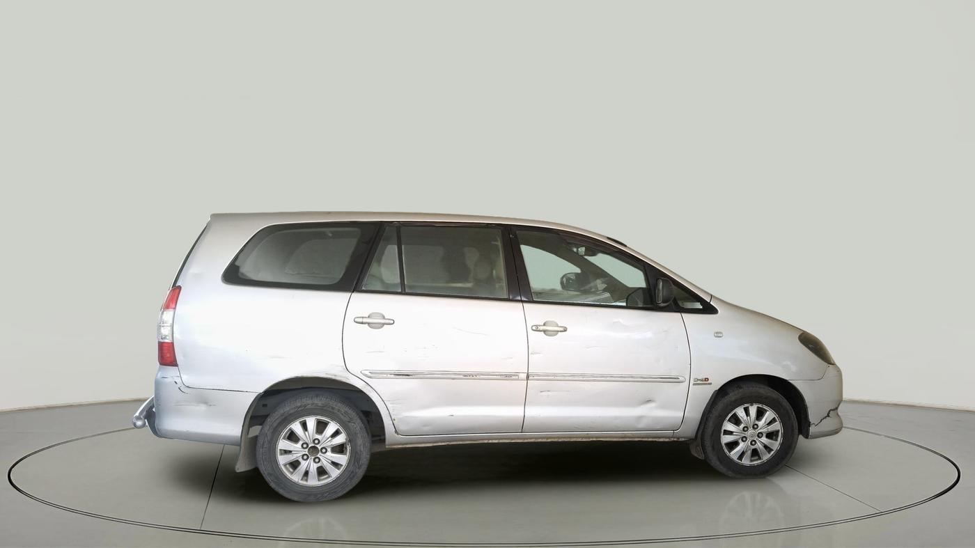 2011 Toyota Innova V 2.5 8 STR, Diesel, Manual, 2,41,415 km, exterior