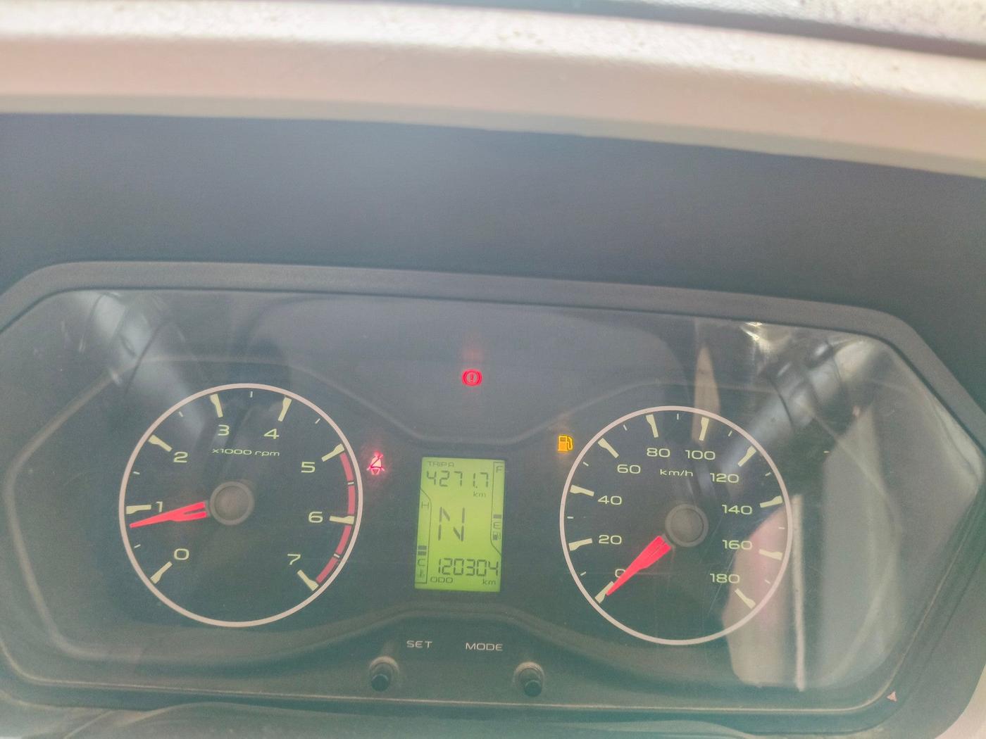2016 Mahindra Scorpio S6 PLUS INTELLI-HYBRID, Diesel, Manual, 1,20,304 km, interior