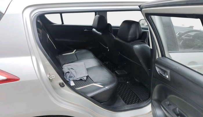 2015 Maruti Swift VXI, Petrol, Manual, 1,00,940 km, interior