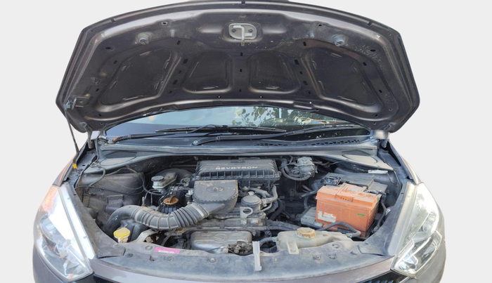 2017 Tata Tiago XM PETROL, Petrol, Manual, 1,30,452 km, exterior