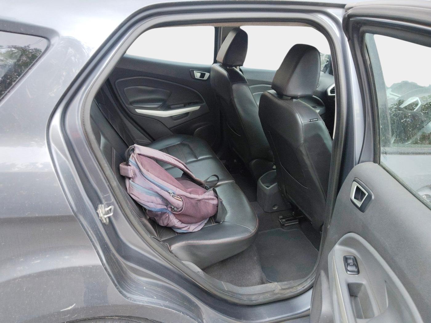 2015 Ford Ecosport TITANIUM 1.5L DIESEL, Diesel, Manual, 1,22,802 km, interior