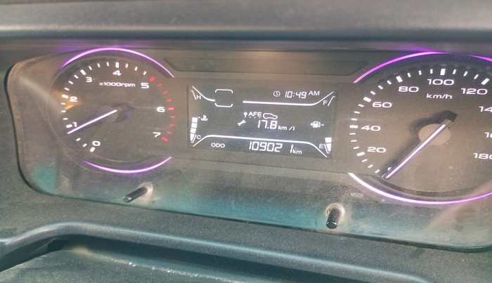 2018 Mahindra MARAZZO M2 8 STR, Diesel, Manual, 1,09,021 km, interior