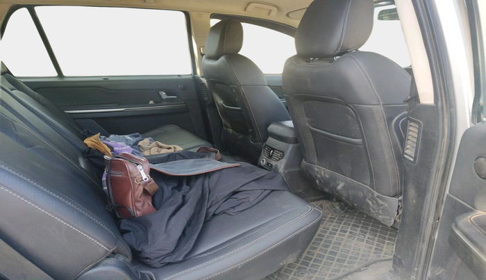 2018 Tata Hexa XTA 4X2 7 STR, Diesel, Automatic, 1,22,315 km, interior