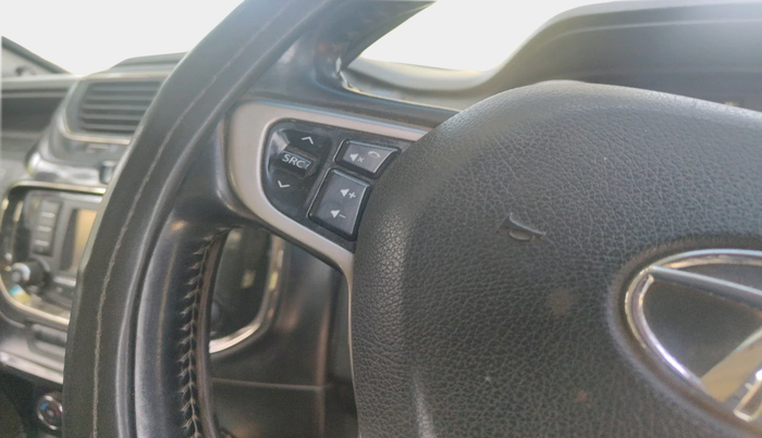 2018 Tata Hexa XTA 4X2 7 STR, Diesel, Automatic, 1,22,315 km, interior