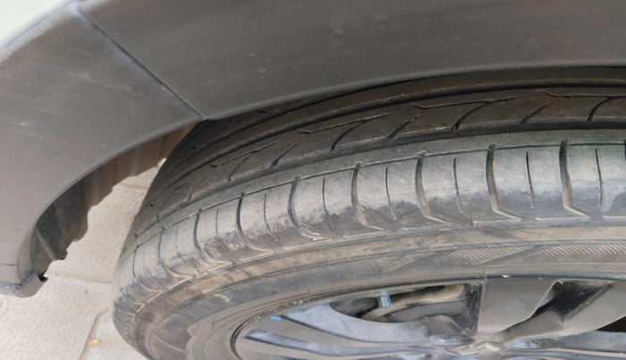 2018 Maruti Vitara Brezza ZDI, Diesel, Manual, 71,364 km, tyre