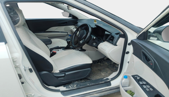 2023 Mahindra XUV300 W6 1.5 Sunroof Diesel, Diesel, Manual, 47,956 km, interior