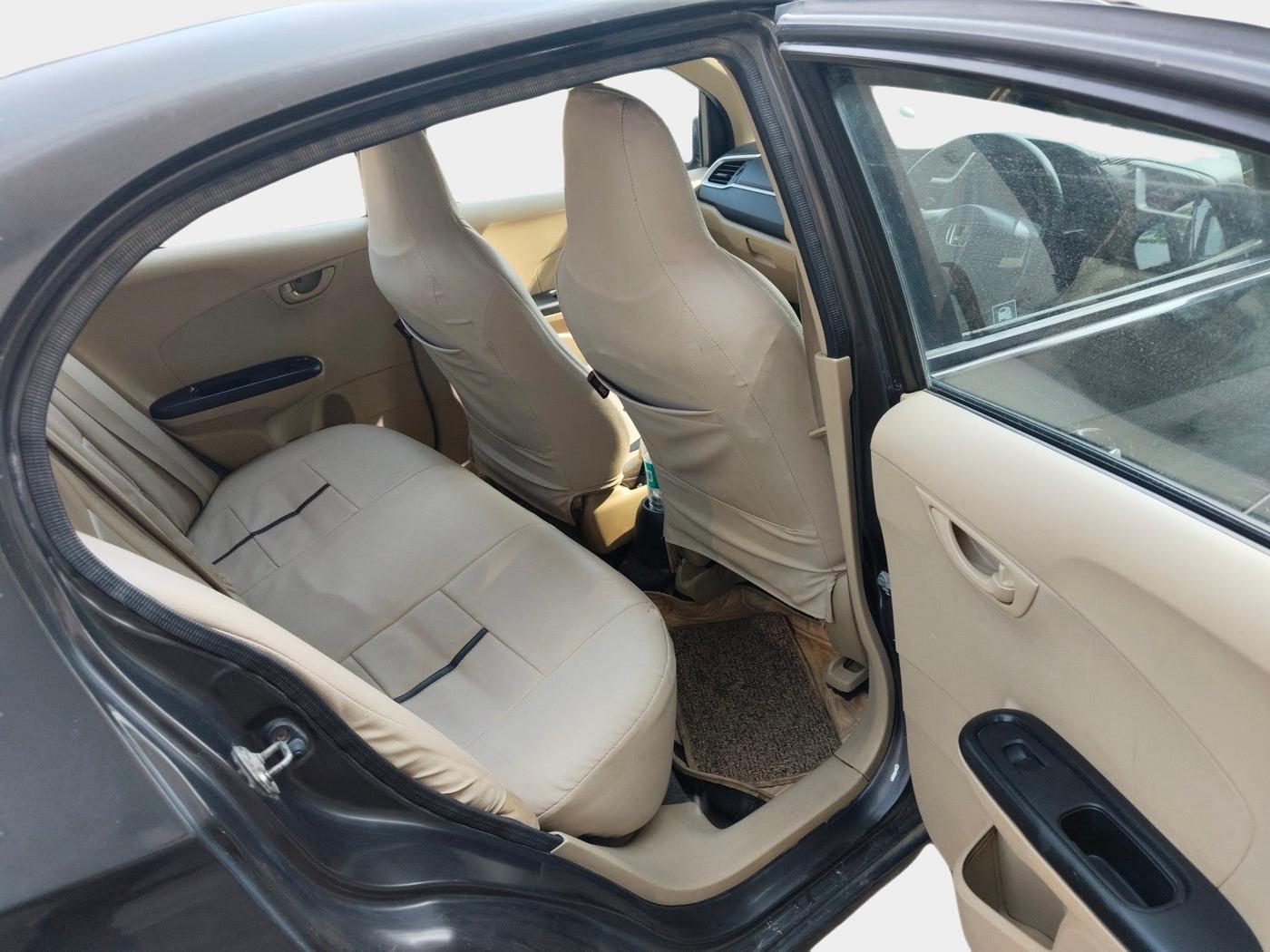 2016 Honda Amaze 1.2L I-VTEC S, Petrol, Manual, 1,13,082 km, interior