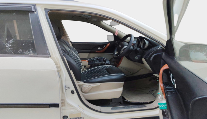 2015 Mahindra XUV500 W6, Diesel, Manual, 98,950 km, interior