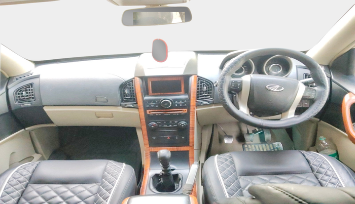 2015 Mahindra XUV500 W6, Diesel, Manual, 98,950 km, interior