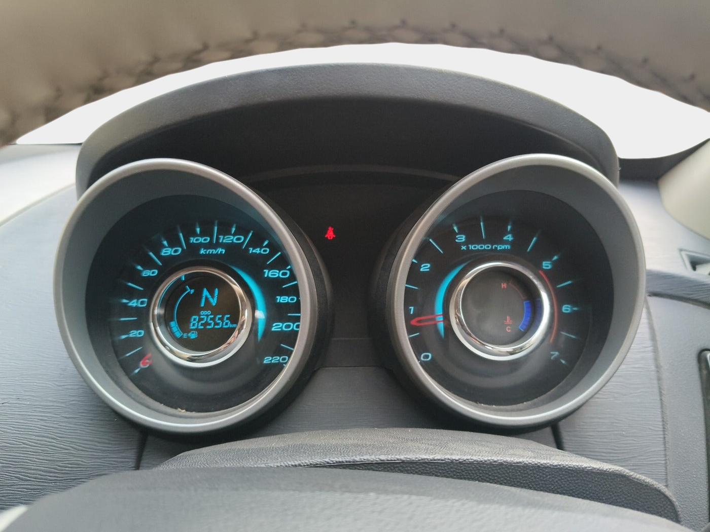 2016 Mahindra XUV500 W10 AT 1.99, Diesel, Automatic, 82,556 km, interior
