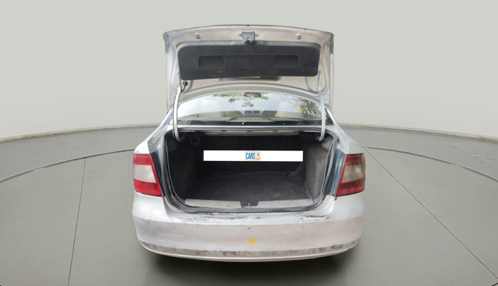 2013 Skoda Rapid ACTIVE 1.6 TDI CR MT PLUS, Diesel, Manual, 1,01,131 km, exterior