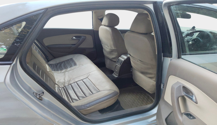 2013 Skoda Rapid ACTIVE 1.6 TDI CR MT PLUS, Diesel, Manual, 1,01,131 km, interior