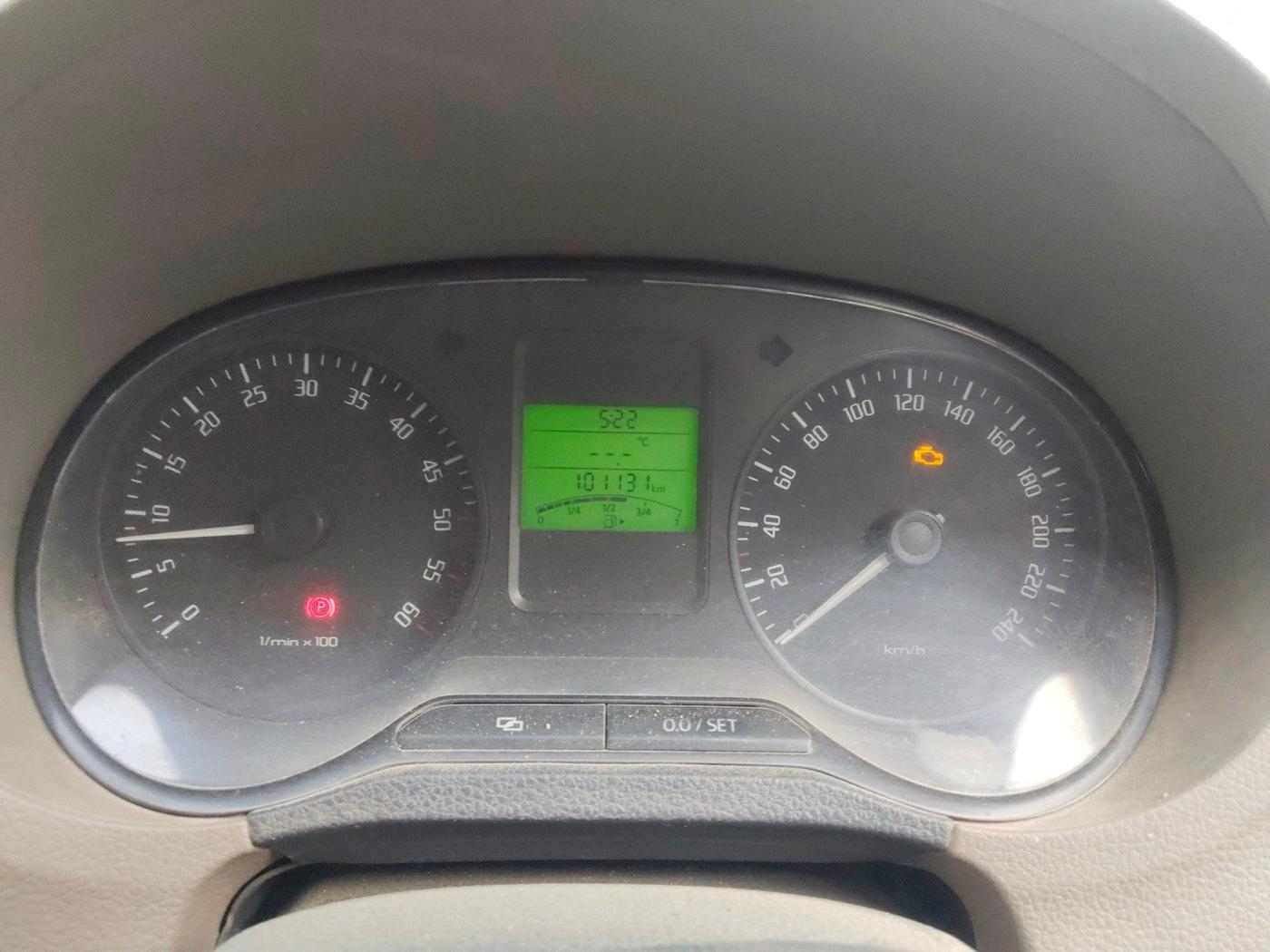 2013 Skoda Rapid ACTIVE 1.6 TDI CR MT PLUS, Diesel, Manual, 1,01,200 km, interior