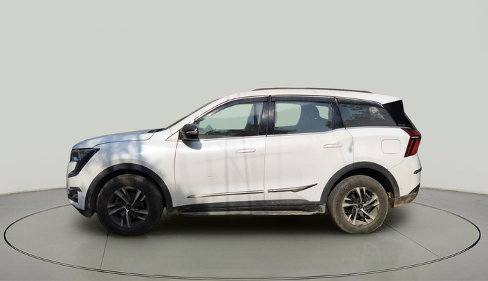 2024 Mahindra XUV700 AX 5 D MT 7 STR, Diesel, Manual, 23,331 km, exterior