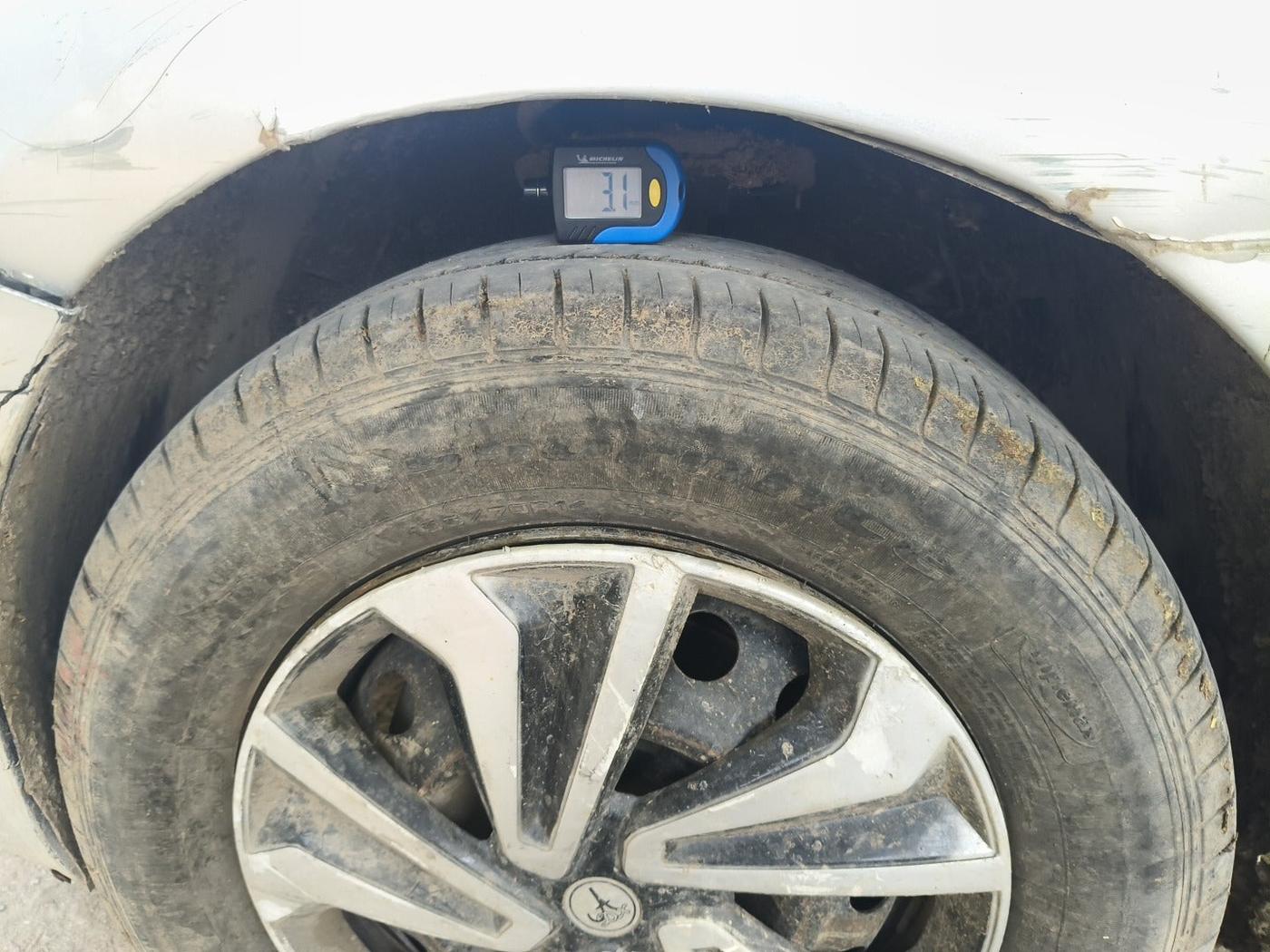 2011 Hyundai i20 MAGNA 1.2, Petrol, Manual, 1,15,553 km, tyre