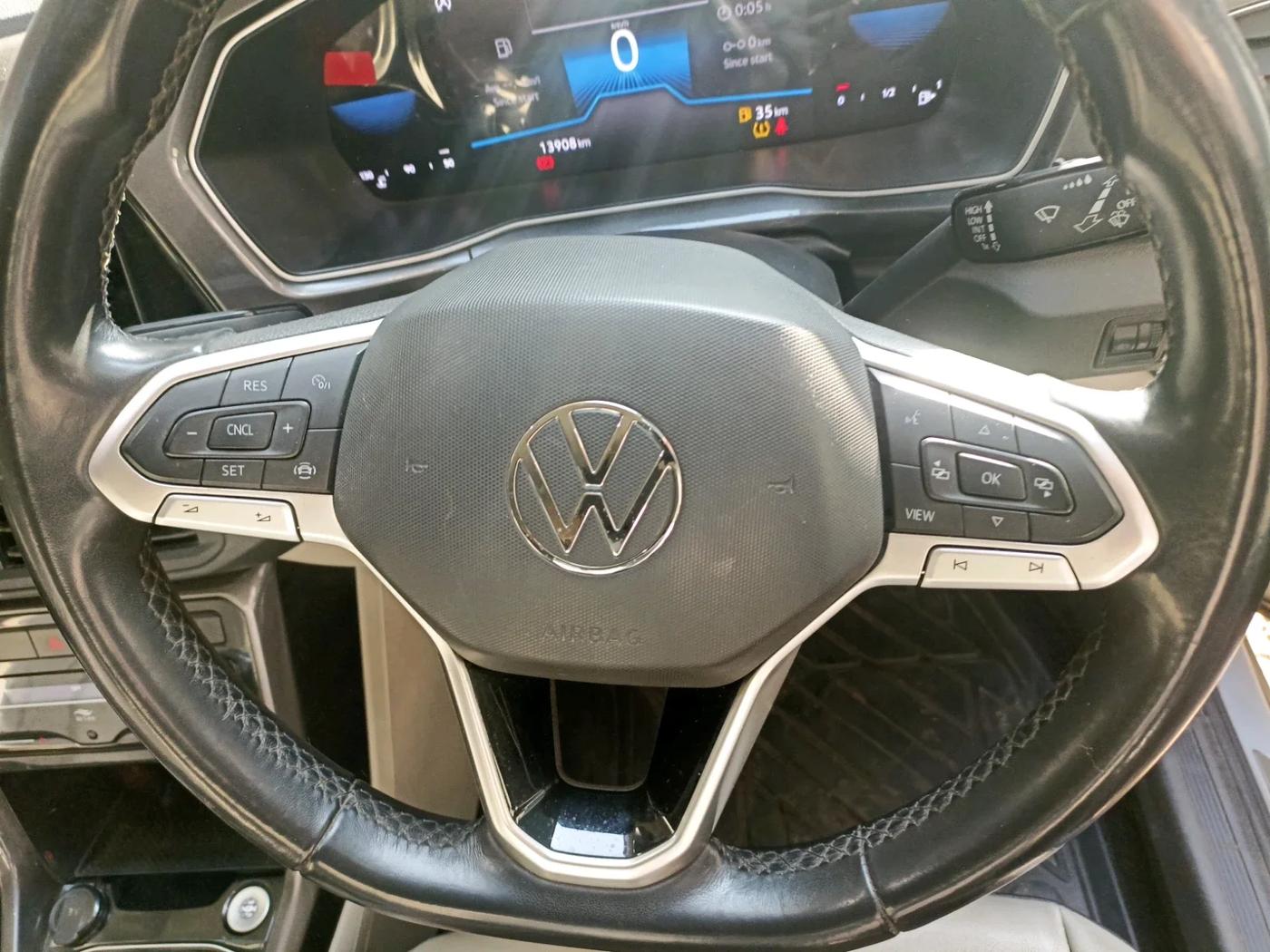 2022 Volkswagen TAIGUN TOPLINE 1.0 TSI MT, Petrol, Manual, 13,908 km, interior