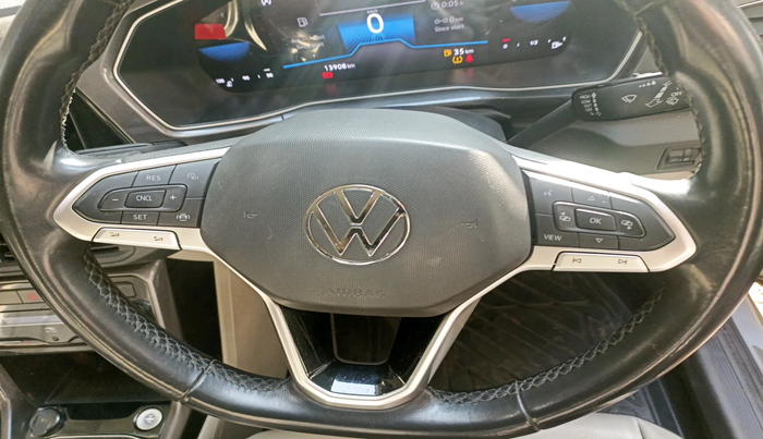 2022 Volkswagen TAIGUN TOPLINE 1.0 TSI MT, Petrol, Manual, 13,908 km, interior