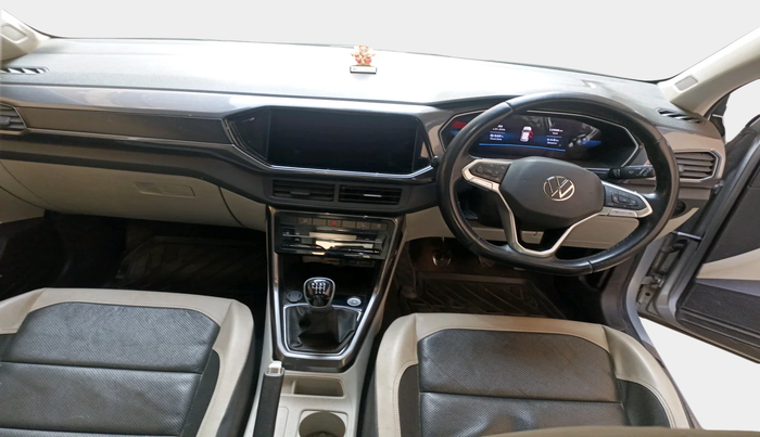 2022 Volkswagen TAIGUN TOPLINE 1.0 TSI MT, Petrol, Manual, 13,908 km, interior