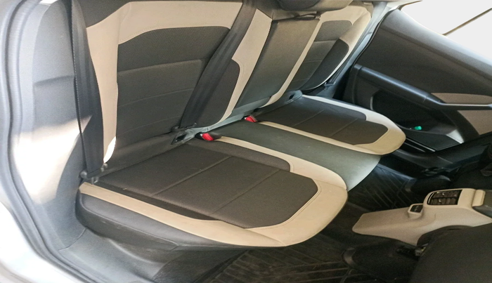 2022 Volkswagen TAIGUN TOPLINE 1.0 TSI MT, Petrol, Manual, 13,908 km, interior