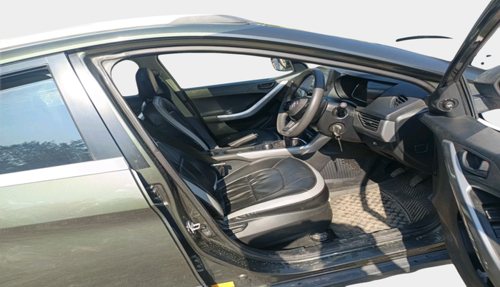 2023 Tata NEXON XM SUNROOF PETROL, Petrol, Manual, 22,982 km, interior