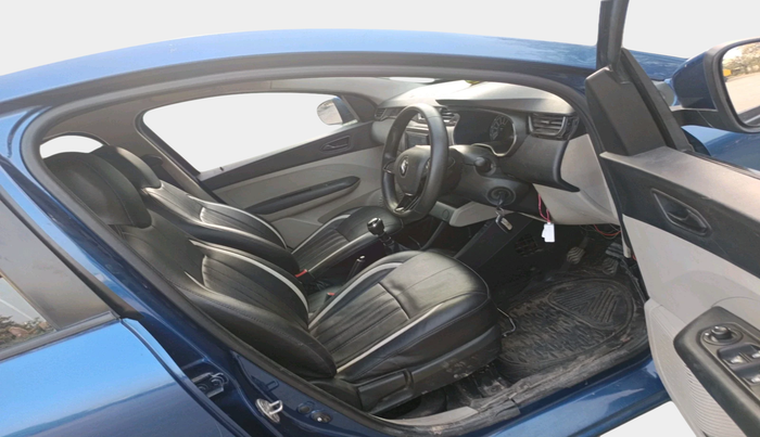 2019 Renault TRIBER RXT, Petrol, Manual, 41,453 km, interior