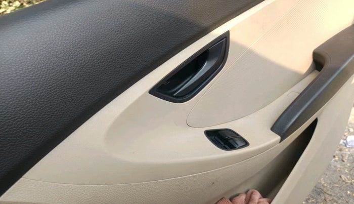 2017 Hyundai Eon ERA +, Petrol, Manual, 1,05,693 km, interior