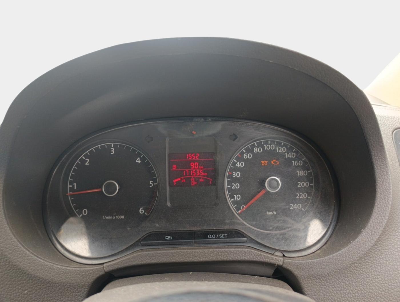 2011 Volkswagen Vento HIGHLINE DIESEL 1.6, Diesel, Manual, 1,72,771 km, interior
