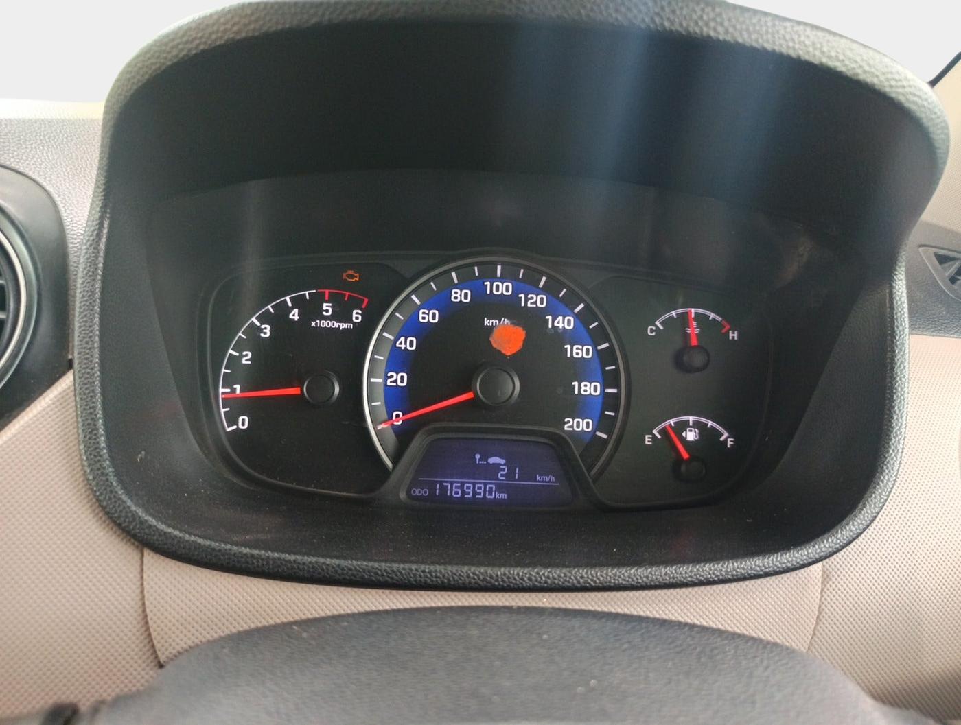 2015 Hyundai Xcent SX 1.1 CRDI, Diesel, Manual, 1,76,990 km, interior