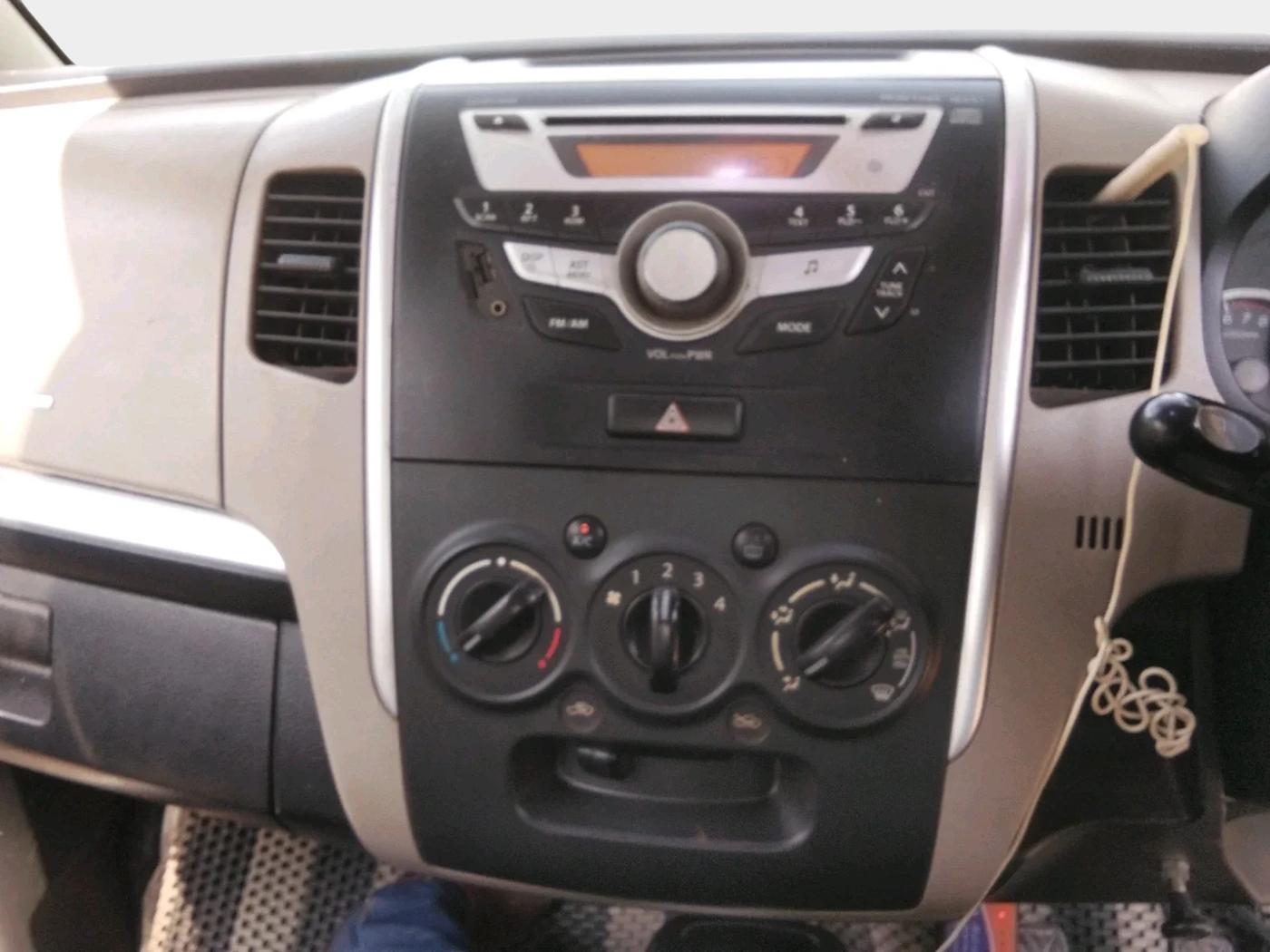 2013 Maruti Wagon R 1.0 VXI, Petrol, Manual, 62,600 km, interior