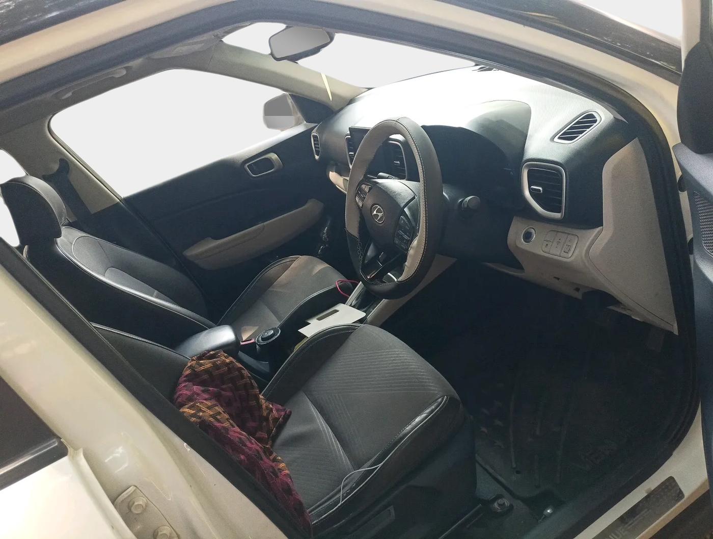 2019 Hyundai VENUE SX PLUS 1.0 TURBO DCT DUAL TONE, Petrol, Automatic, 11,04,500 km, interior