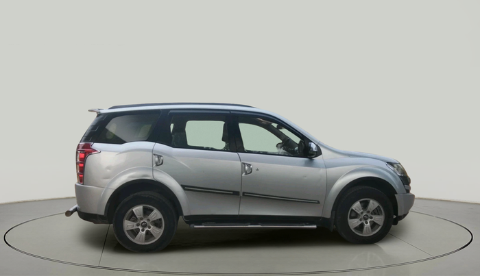 2015 Mahindra XUV500 W8, Diesel, Manual, 1,20,068 km, exterior