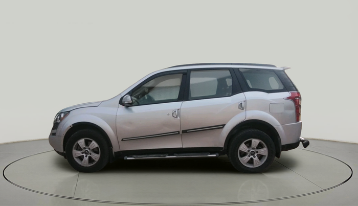 2015 Mahindra XUV500 W8, Diesel, Manual, 1,20,068 km, exterior