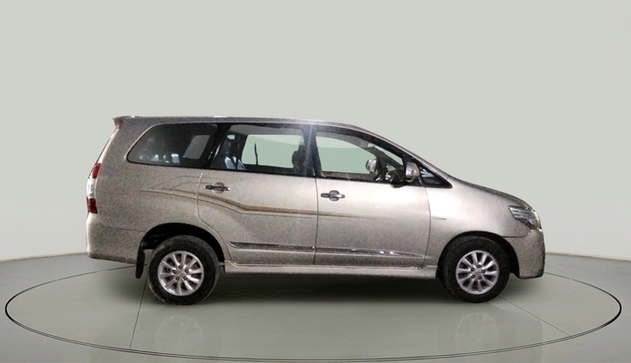 2014 Toyota Innova 2.5 ZX 7 STR, Diesel, Manual, 1,92,957 km, exterior