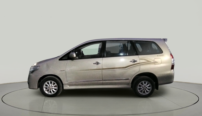 2014 Toyota Innova 2.5 ZX 7 STR, Diesel, Manual, 1,92,957 km, exterior