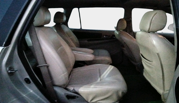 2014 Toyota Innova 2.5 ZX 7 STR, Diesel, Manual, 1,92,957 km, interior
