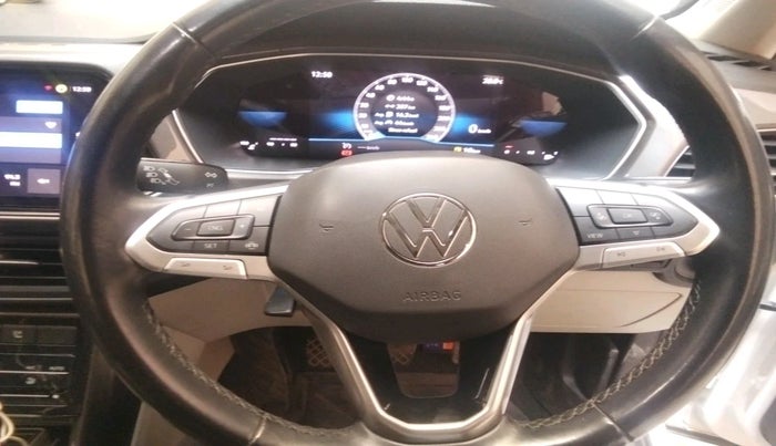 2022 Volkswagen TAIGUN TOPLINE 1.0 TSI MT, Petrol, Manual, 28,100 km, interior