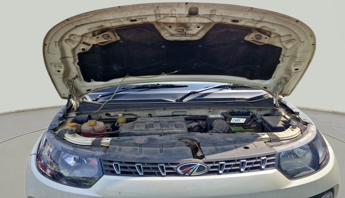 2016 Mahindra Kuv100 K8 6 STR, Petrol, Manual, 65,305 km, exterior