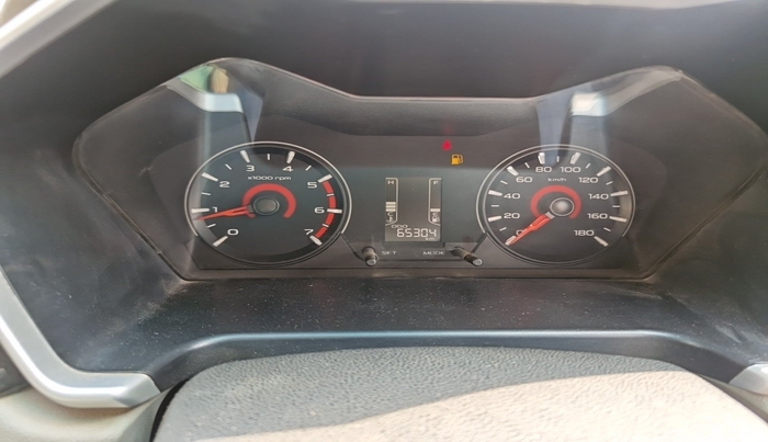 2016 Mahindra Kuv100 K8 6 STR, Petrol, Manual, 65,305 km, interior
