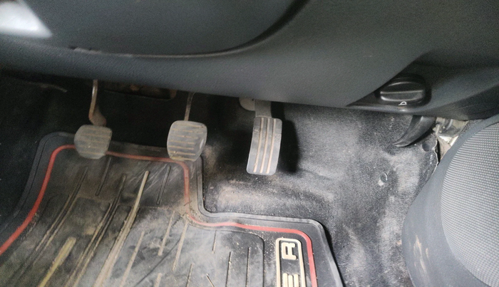 2014 Renault Duster 85 PS RXL DIESEL, Diesel, Manual, 1,04,339 km, interior