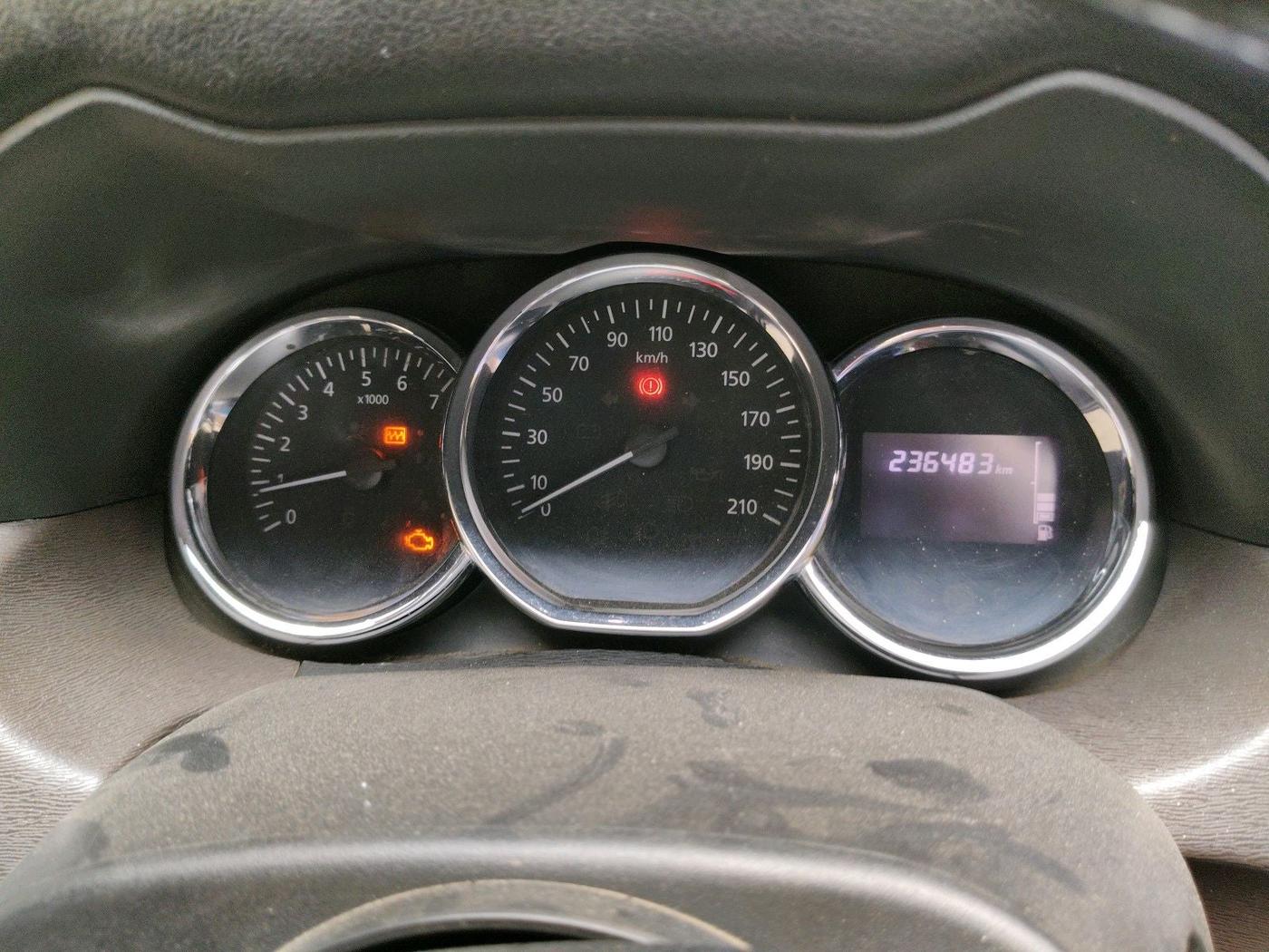 2017 Nissan Terrano XV PREMIUM D, Diesel, Manual, 2,36,483 km, interior