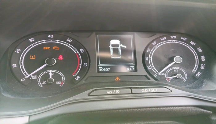 2022 Skoda KUSHAQ AMBITION 1.0L TSI MT, Petrol, Manual, 30,607 km, interior