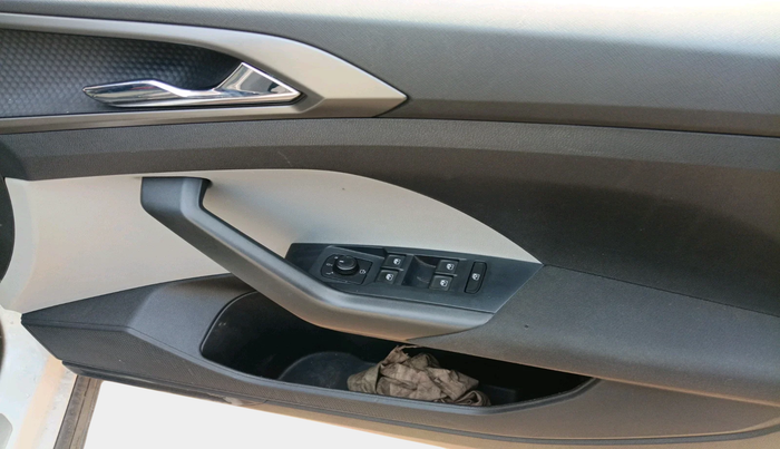 2022 Skoda KUSHAQ AMBITION 1.0L TSI MT, Petrol, Manual, 30,607 km, interior