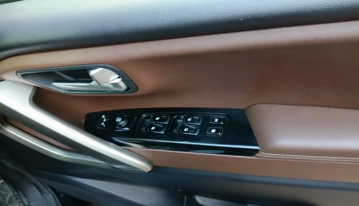 2024 Mahindra SCORPIO-N Z8 DIESEL AT 2WD 7 STR, Diesel, Automatic, 49,702 km, interior