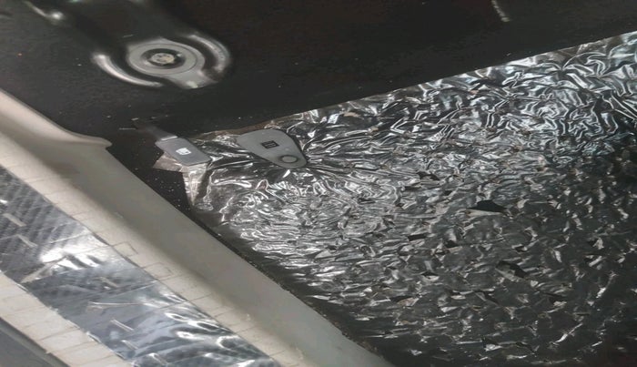 2021 Mahindra XUV300 W8 1.2 PETROL, Petrol, Manual, 5,809 km, interior