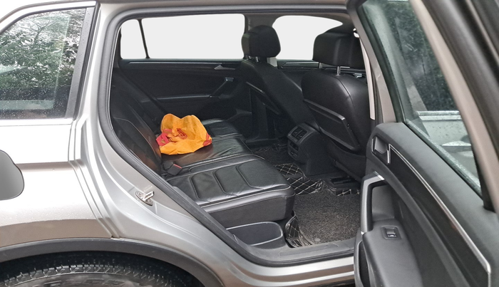 2018 Volkswagen TIGUAN HIGHLINE TDI AT, Diesel, Automatic, 1,98,683 km, interior