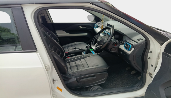 2021 Tata PUNCH CREATIVE  1.2 RTN DUAL TONE, Petrol, Manual, 52,397 km, interior